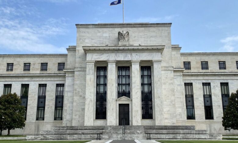 الفيدرالي الأمريكي يُثبّت أسعار الفائدة رغم ضغوط ترامب وأجواء التوتر العالمي 1 الفيدرالي الأمريكي يُثبّت أسعار الفائدة رغم ضغوط ترامب وأجواء التوتر العالمي